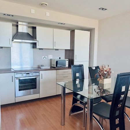 Modern Two Bedroom Apartments 爱丁堡 外观 照片