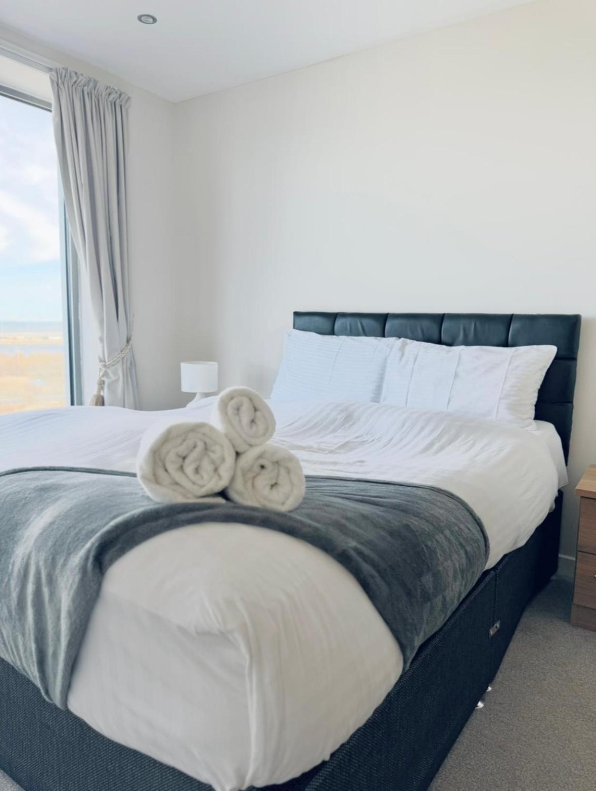 Modern Two Bedroom Apartments 爱丁堡 外观 照片