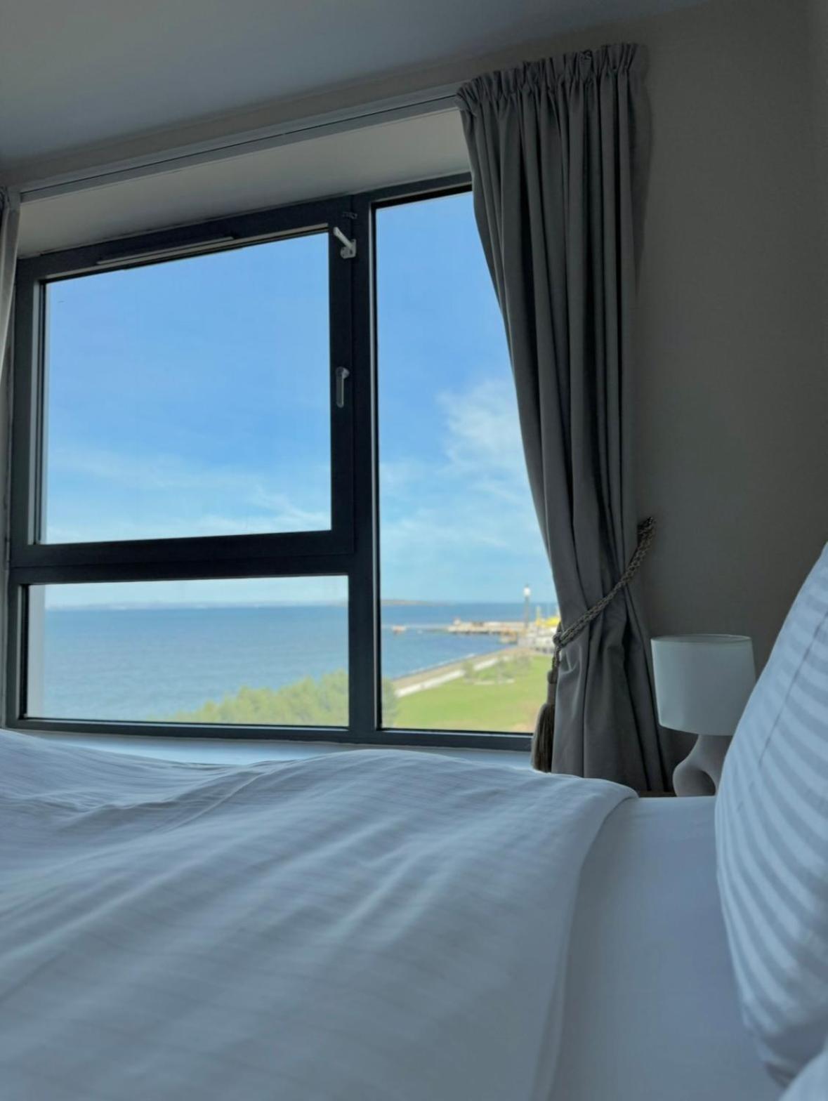 Modern Two Bedroom Apartments 爱丁堡 外观 照片