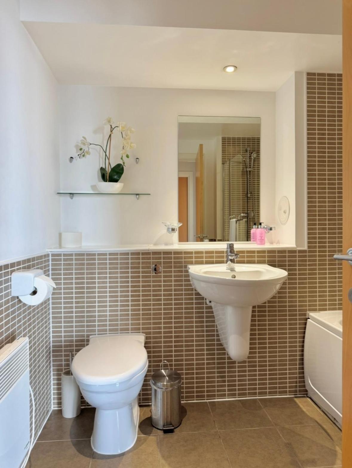 Modern Two Bedroom Apartments 爱丁堡 外观 照片