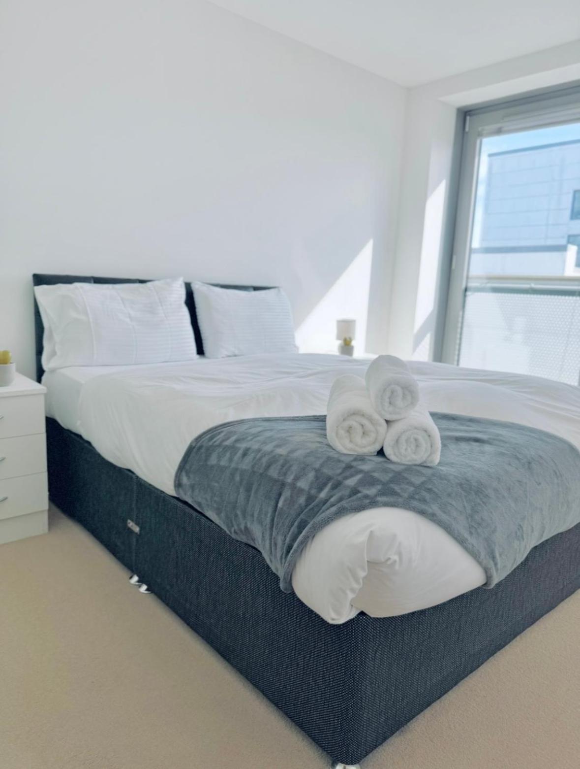 Modern Two Bedroom Apartments 爱丁堡 外观 照片