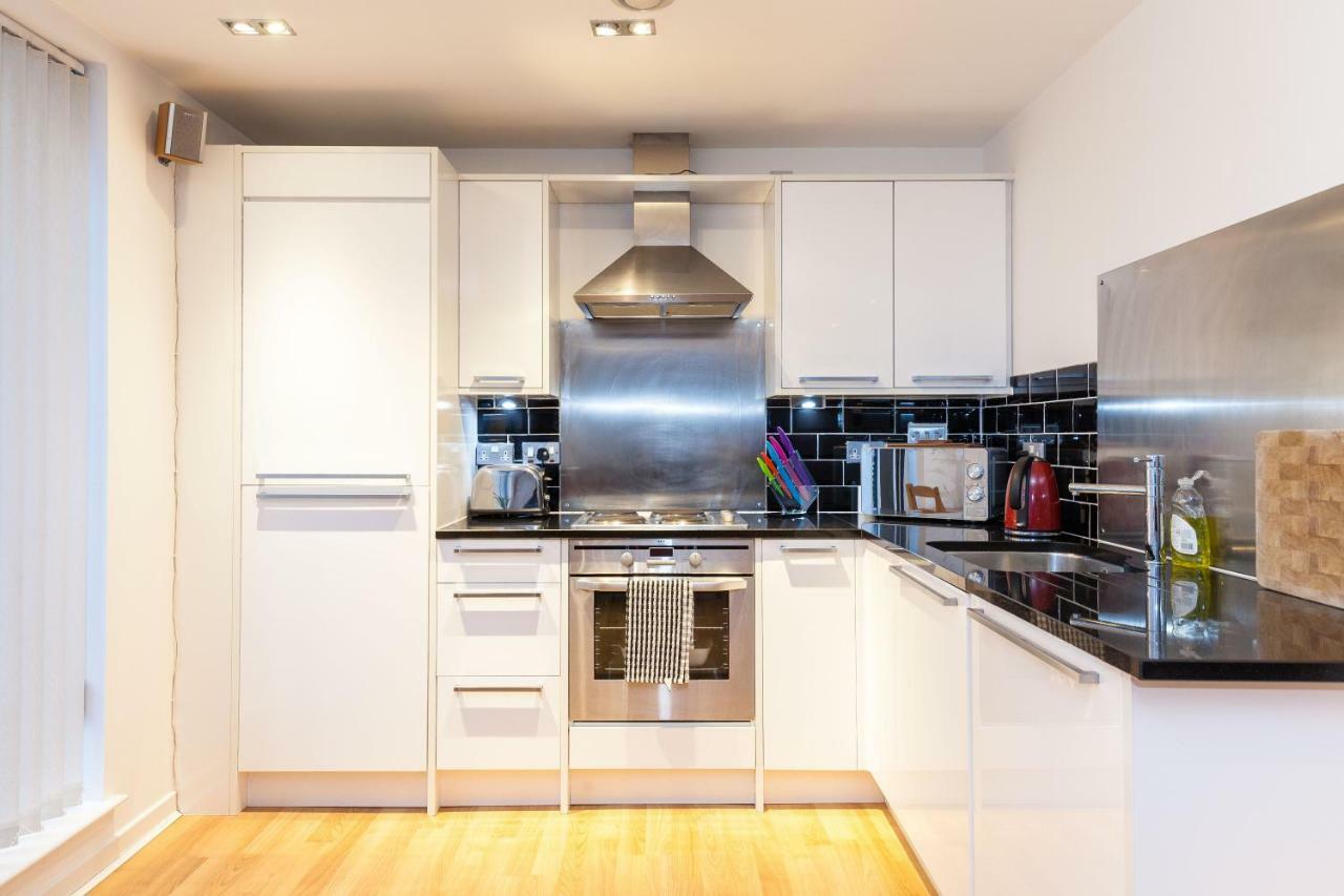 Modern Two Bedroom Apartments 爱丁堡 外观 照片