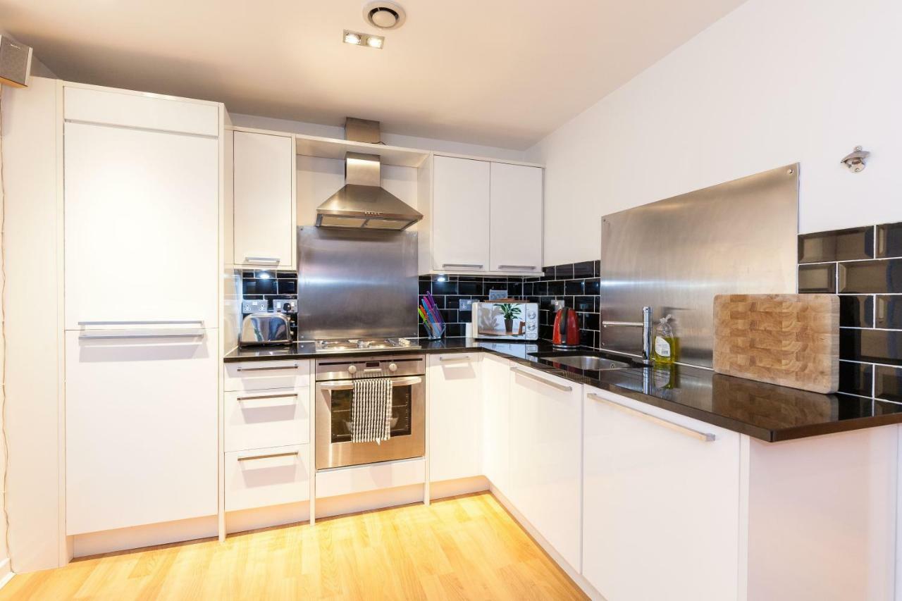 Modern Two Bedroom Apartments 爱丁堡 外观 照片