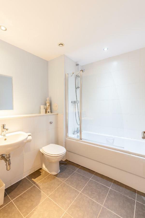 Modern Two Bedroom Apartments 爱丁堡 外观 照片